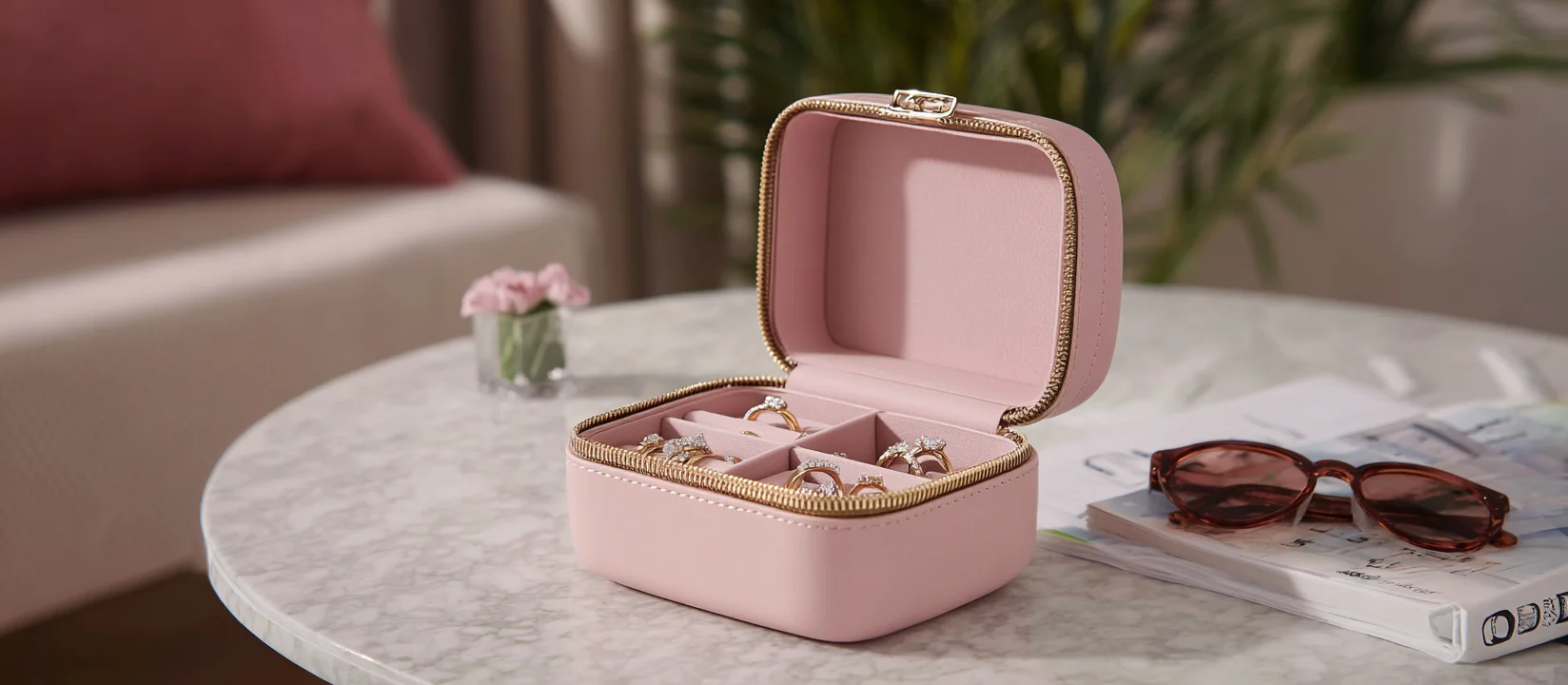 Horizontal frame mini jewelry box, jewelry cases display, and jewellery boxes wholesale.